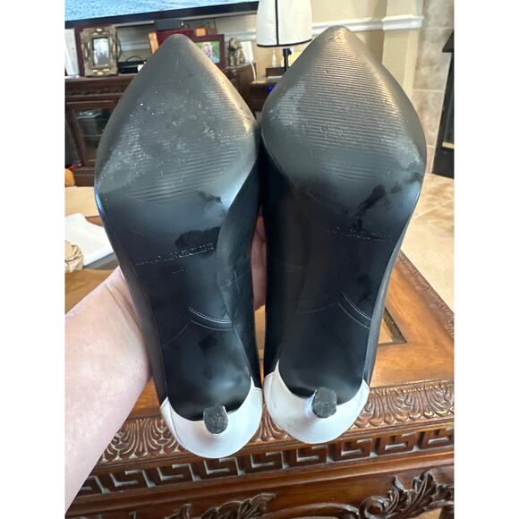 Women’s Enzo Angiolini Black / White Pointed Toe Pump. Size 8 - Picture 5 of 6